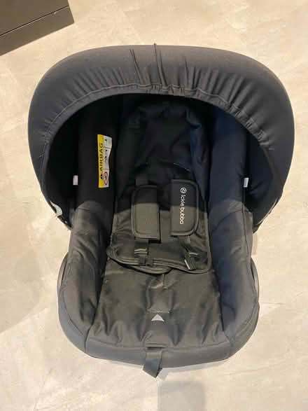 Photo of free Baby car seat/baby carrier (SE6) #1