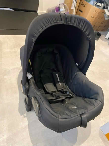 Photo of free Baby car seat/baby carrier (SE6) #3