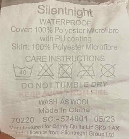 Photo of free King size mattress protector (Poulner, Ringwood) #1
