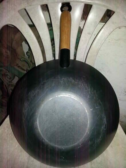 Photo of free Wok - non-stick, with wood handle (Bucknell SY7) #2