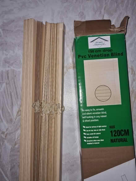 Photo of free PVC Venetian Wood Look Blinds (DA1) #2