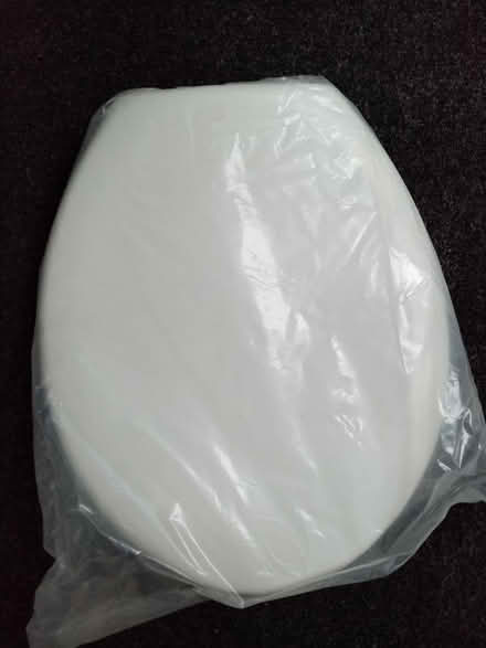 Photo of free Toilet seat (Kendal LA9) #1