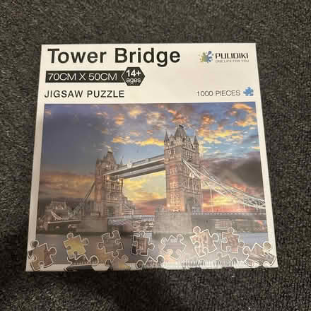 Photo of free 1000 pcs Tower Bridge Puzzle (Derwood) #1