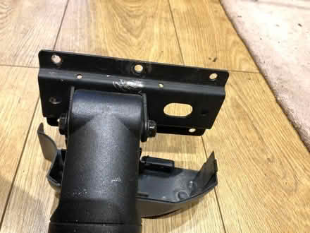 Photo of free TV wall mount no screws (Collier Row RM5) #2