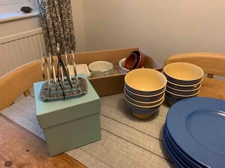 Photo of free Carterton - Assorted crockery (Shilton OX18) #1