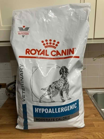 Photo of free Royal Canin Hypoallergenic Moderate Calorie Dog Food 9kg (CT21) #1