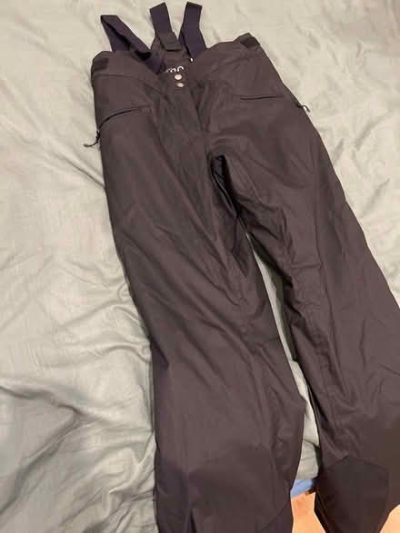 Photo of free Black ski trousers French 40-42 (Hampstead, mw3) #1