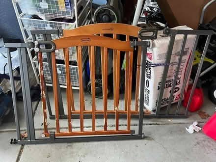 Photo of free baby / dog gates (Des Plaines freecycle) #3