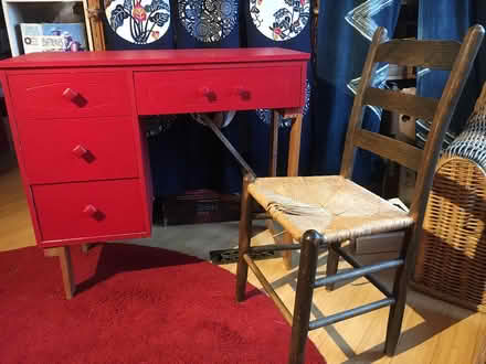 Photo of free small red desk and chair (Little Italy, Ottawa) #1