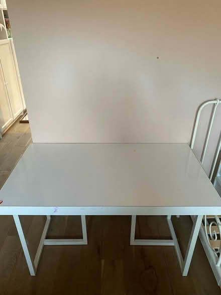 Photo of free White desk (W10) #1