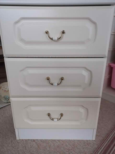 Photo of free Small chest of drawers (Crow Hills MK41) #1