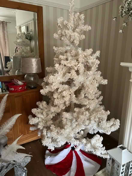 Photo of free 6ft off white Christmas tree (Eltham SE9) #1