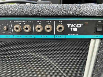 Photo of free Peavey TKO 115 Bass Amp (20878) #4