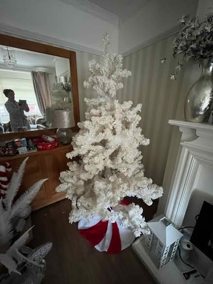 Photo of free 6ft white Xmas tree (Eltham SE9) #2