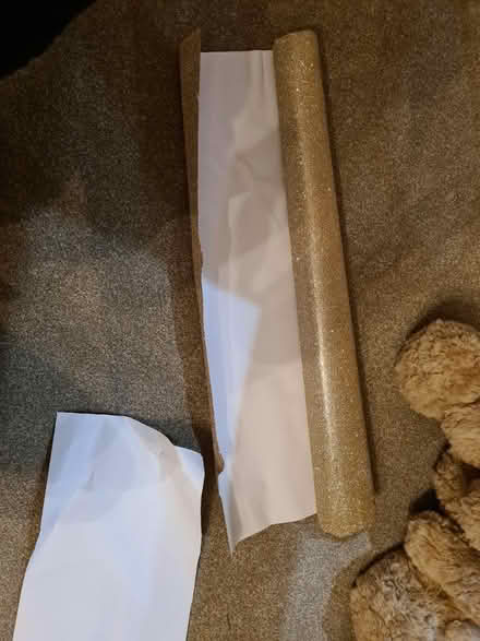 Photo of free Gold glitter wrapping paper (Flixton) #2