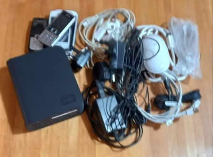 Photo of free collection of electrical bits (Humphrey's End GL5) #1