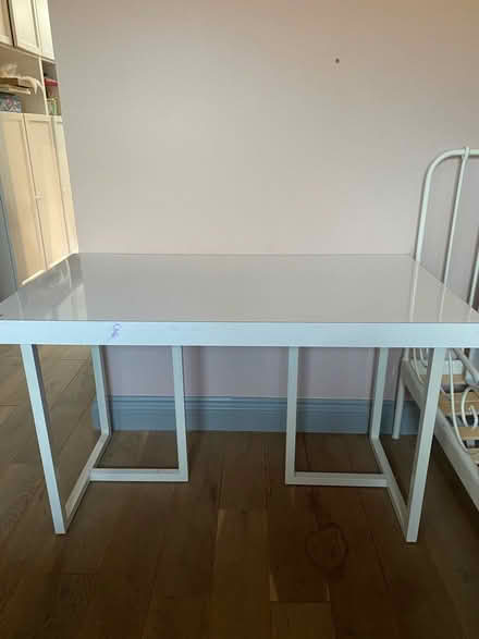 Photo of free White desk (W10) #4