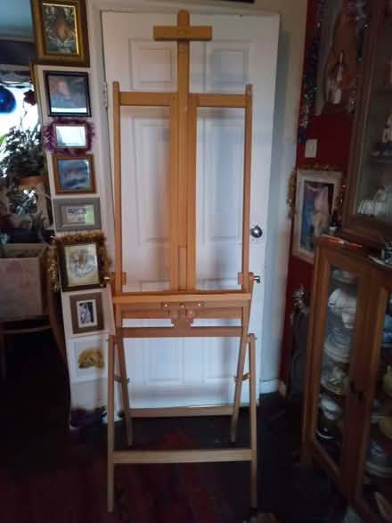 Photo of Easel (Ridge) #1