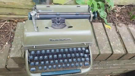 Photo of free Remington typewriter (Ludlow SY8) #1