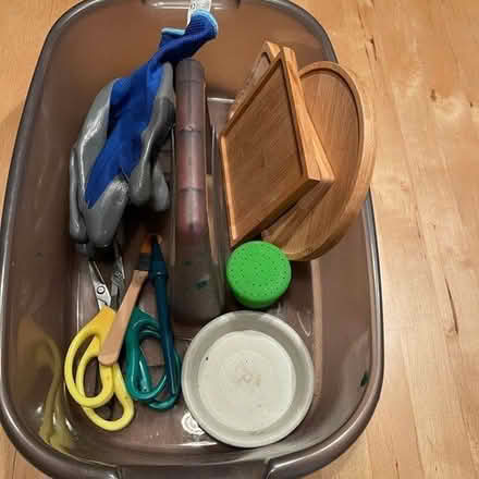 Photo of free houseplant/garden supplies #1