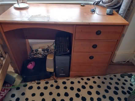Photo of free Desk (Lewes (near Prison)) #1
