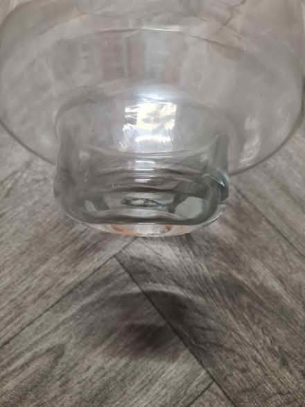 Photo of free Glass vase (DA1) #3