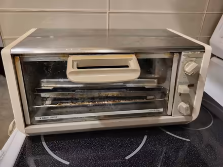 Photo of free Toaster Oven (Winston Churchill & Dundas) #1