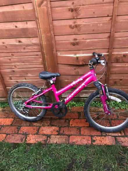 Photo of free Girls bike guess age 7/8/9? (BN17) #1