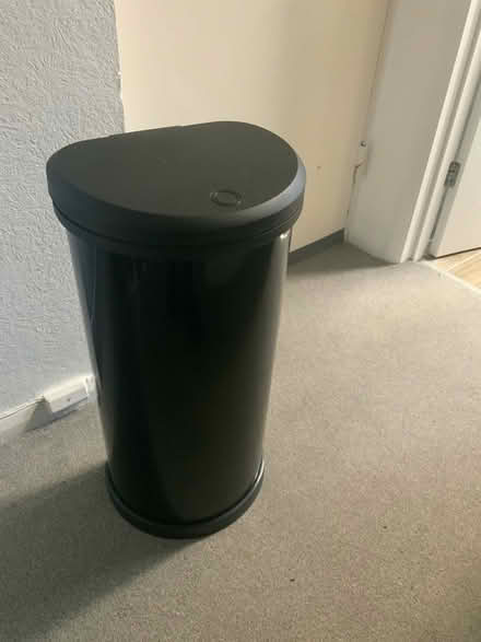 Photo of free Kitchen bin (NW2) #1