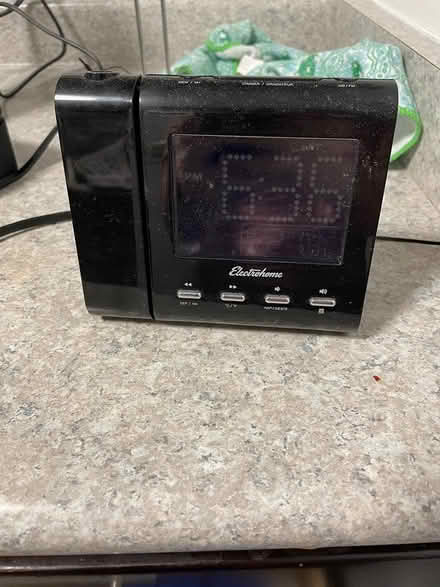 Photo of free Alarm clock (Yonge and College) #1