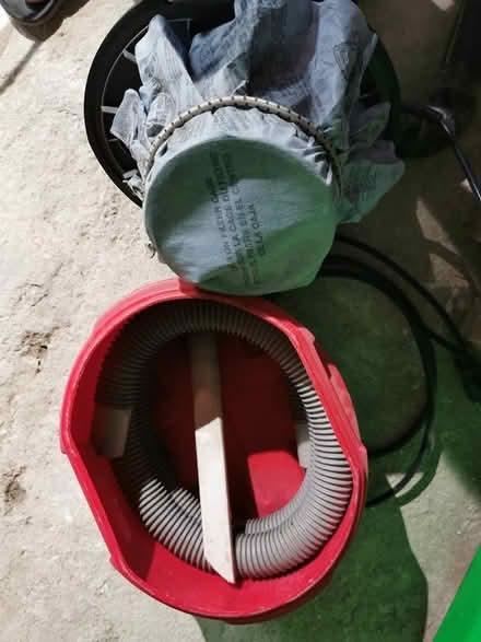 Photo of free Small shop vac (Vanier north) #2