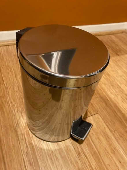 Photo of free small bathroom pedal bin (Heath & Reach LU7) #3