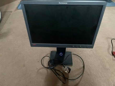 Photo of free Lenovo ThinkVision monitor, ~20inch (East Oxford OX4) #2