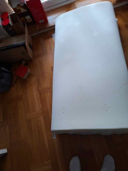 Photo of free memory foam mattress topper (Willenhall) #2