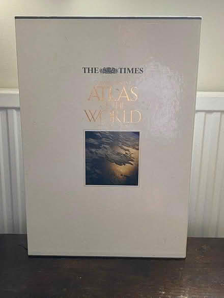 Photo of free Times Atlas of the World (Ravenglass CA18) #1
