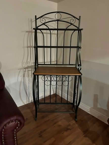 Photo of free kitchen stand (Winston Churchill and Derry) #1
