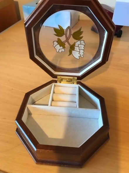 Photo of free Jewellry Box (Chapelford WA5) #2
