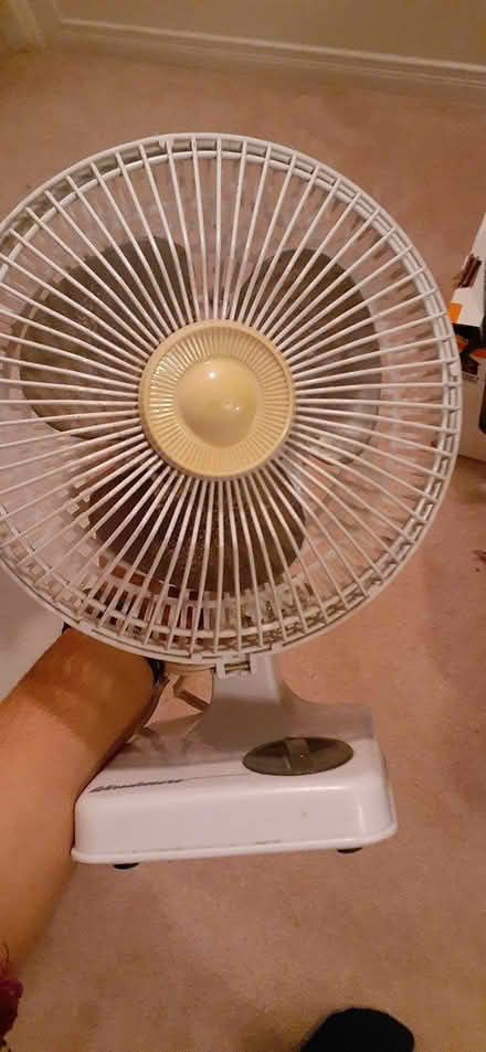 Photo of free miniature tabletop fan (Riverside South) #1