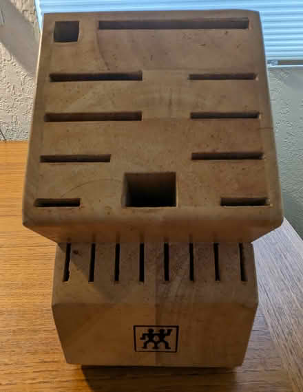 Photo of free Henkels knife block (North City part of Shoreline) #1