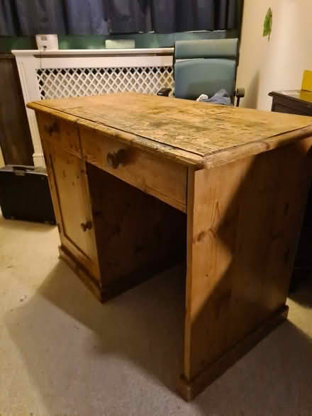 Photo of free Small Wooden desk (Ham KT2) #4