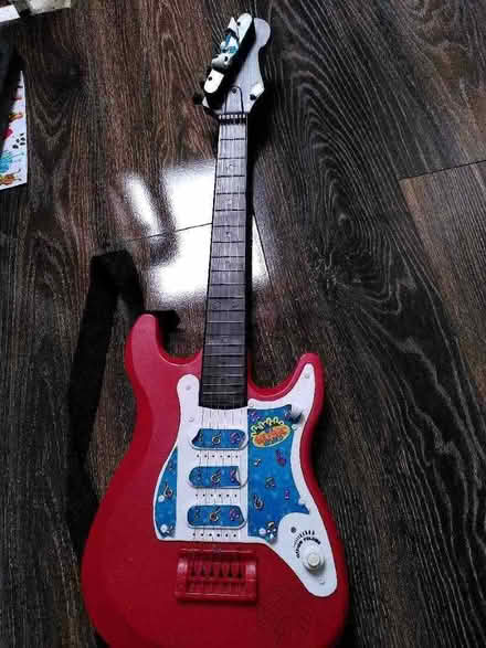 Photo of free Toy guitar (Camelon FK1) #1