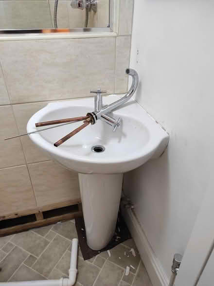 Photo of free Corner Sink Unit (Horton ST13) #1