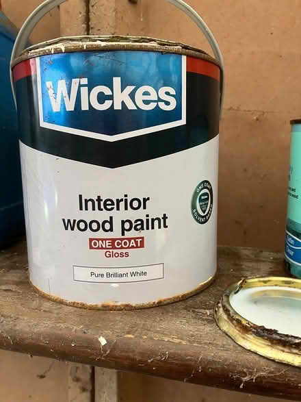 Photo of free White gloss paint (corley) #2