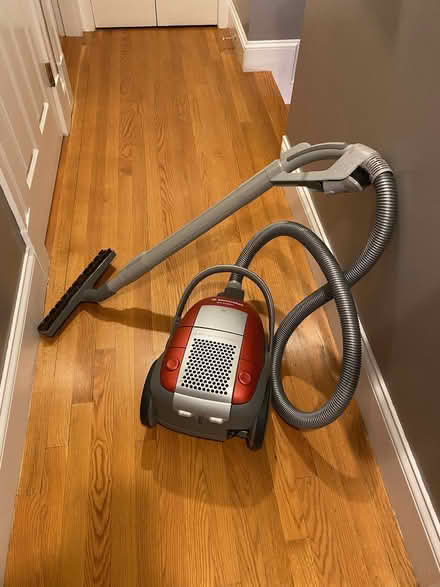 Photo of free Electrolux vacuum cleaner (North Cambridge) #1
