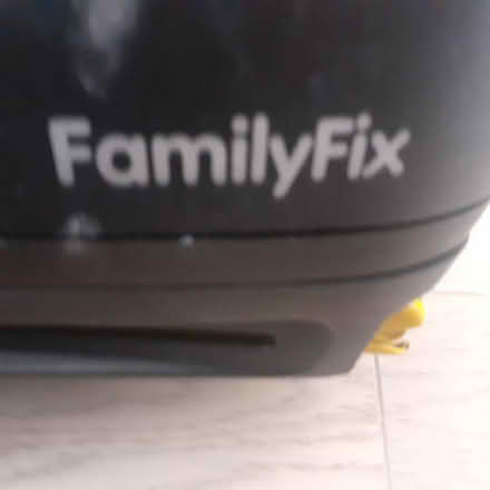 Photo of free Maxi cosi car seat and base (Morden - just off central road) #1
