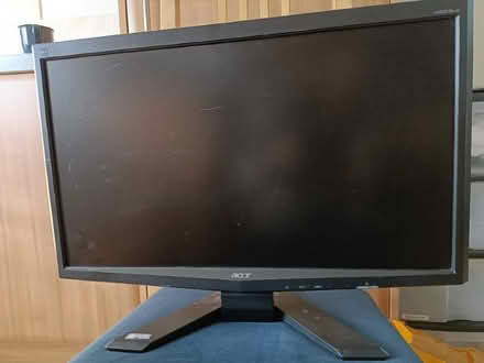 Photo of free LCD monitor (Clifton SG17) #2