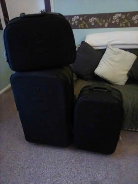 Photo of free set of suitcases (WA13. Lymm area) #2