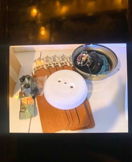 Photo of free Ceiling fan w light (Landover hills) #1