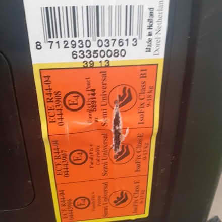 Photo of free Maxi cosi car seat and base (Morden - just off central road) #2
