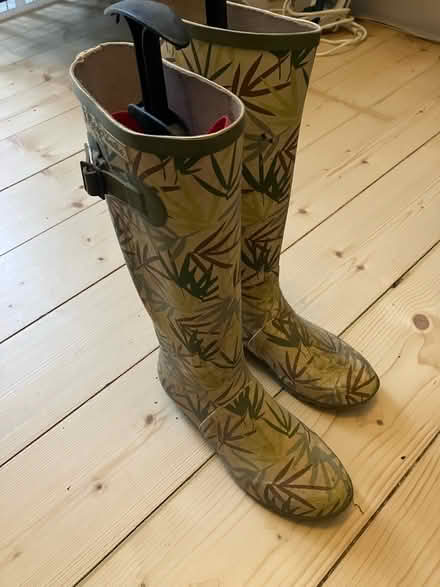 Photo of free Women’s size 6 wellies (Leith EH6) #1